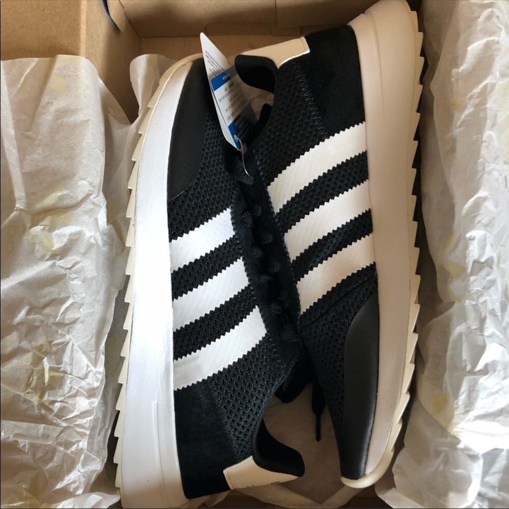 Adidas origainals flashback black & white sneaker - Picture 3 of 7